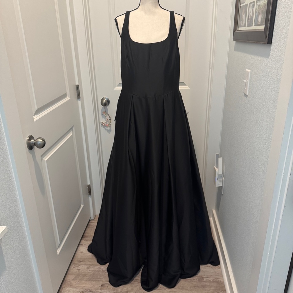 Elegant Black Evening Gown